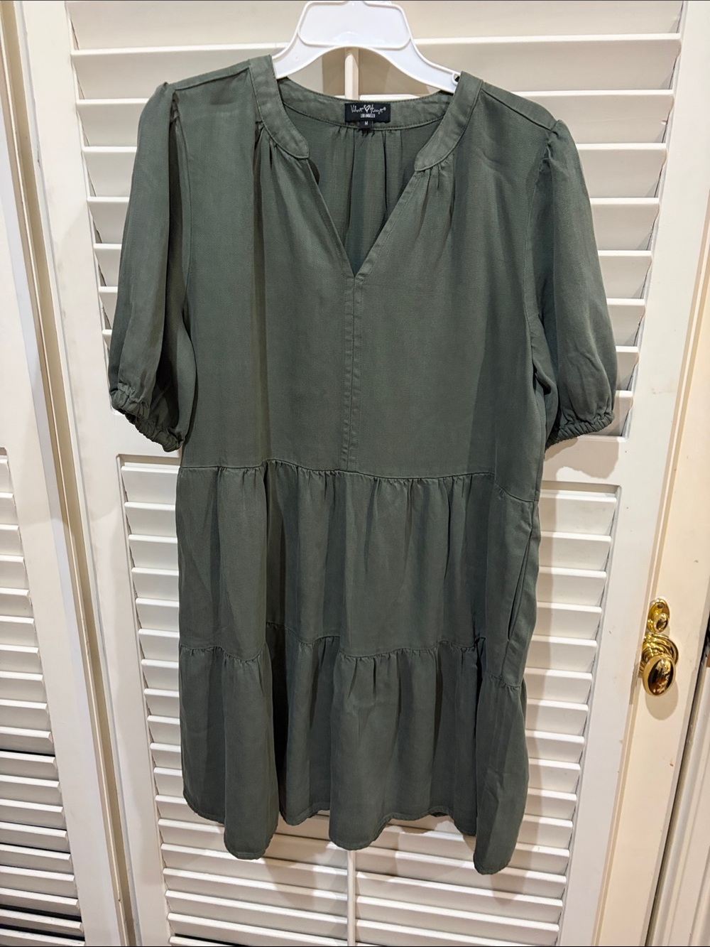 Velvet Heart Green Dress. Size medium